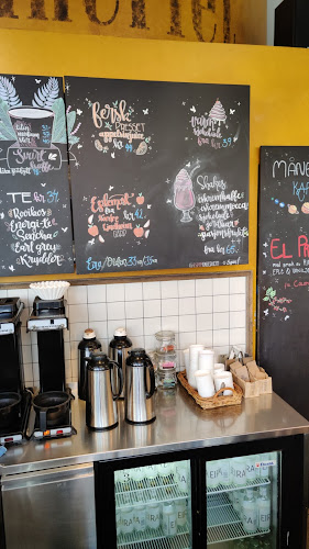 Opinii despre Kaffebrenneriet avd Aker Brygge în Oslo - Gastronomi og hotellvirksomhet