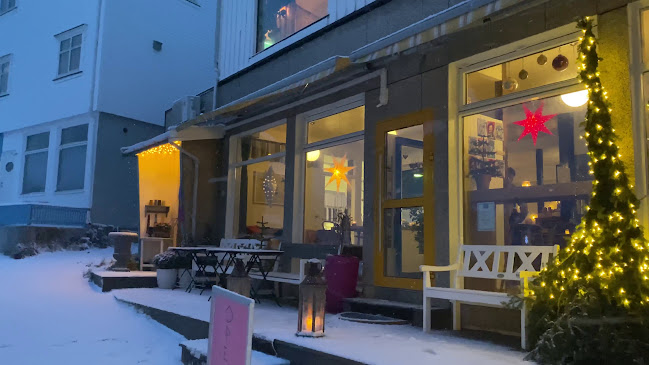 Henningsvær Lysstøperi og Cafe