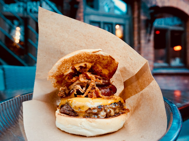 Beer Palace - Gastronomi og hotellvirksomhet