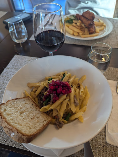 Opinii despre Surf & Turf Restaurant AS în Kirkenes - Gastronomi og hotellvirksomhet