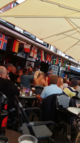 Comentarii opinii despre Beverly Hills Fun Pub