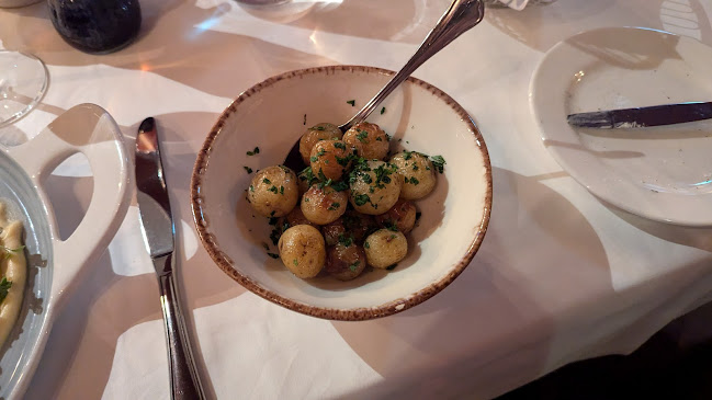 Gamle Raadhus Restaurant - Gastronomi og hotellvirksomhet