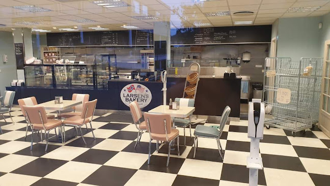 Larsen's Bakery