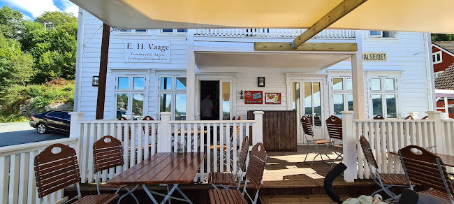E.H. Vaage Landhandel, bageri & dampskibsexpedition