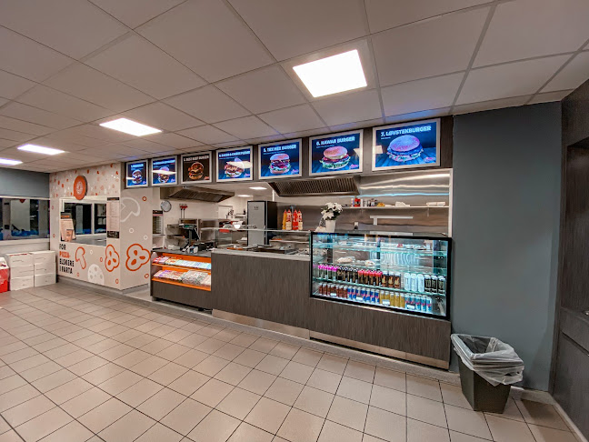 Slyngstadvegen 6, 6264 Tennfjord