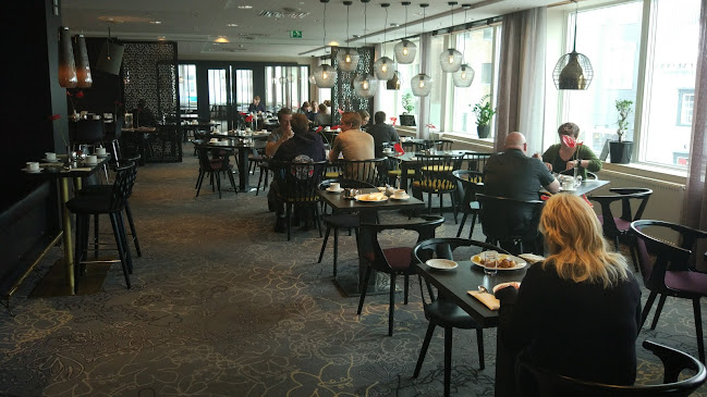 Charly’s Restaurant & Bar