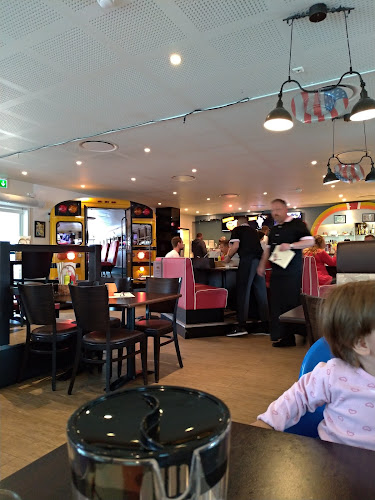 Er-An Veikro - Gastronomi og hotellvirksomhet