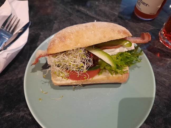 Sitt Ned - Gastronomi og hotellvirksomhet