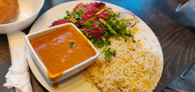 Lahori Dera Tandoori - Gastronomi og hotellvirksomhet