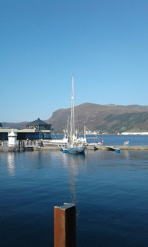 Opinii despre MIX Måløy în Måløy - Gastronomi og hotellvirksomhet