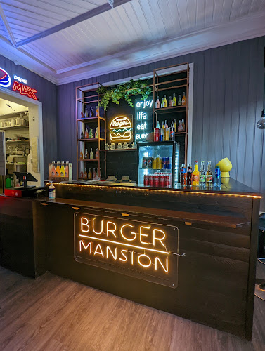 Burger Mansion Moss - Moss