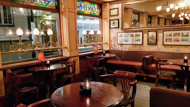 Comentarii opinii despre Phileas Fogg