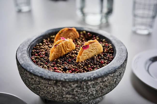 Andre Etasje - Gastronomi og hotellvirksomhet