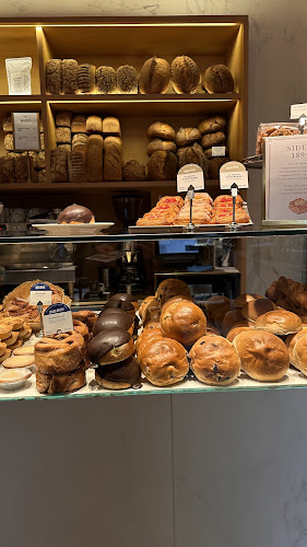 Opinii despre W.B. Samson - Gyldenløvesgate 6 în Oslo - Gastronomi og hotellvirksomhet