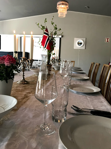 Milligram Bar og Cafe - Gastronomi og hotellvirksomhet