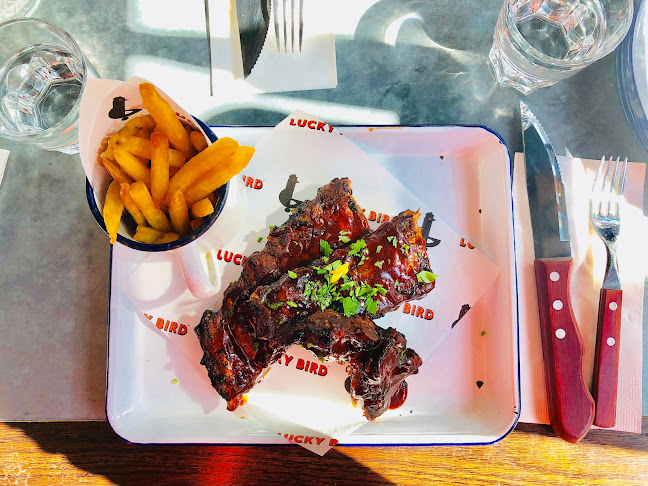 Lucky Bird - Gastronomi og hotellvirksomhet