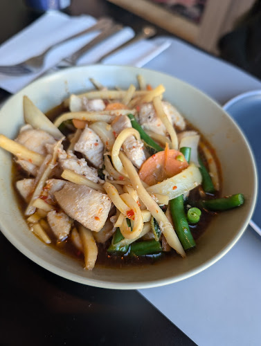 Pretthai - Gastronomi og hotellvirksomhet