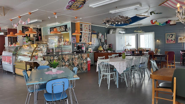 Fruene på torget - Finnsnes