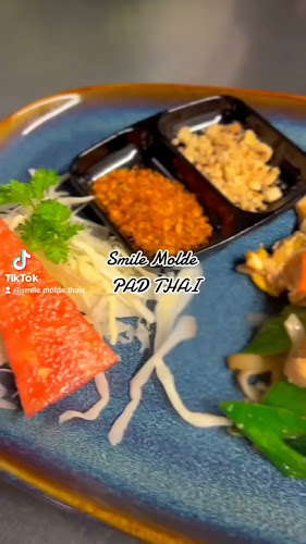 Opinii despre Restaurant Smile Thai & Sushi Molde în Molde - Gastronomi og hotellvirksomhet