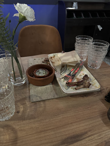 Comentarii opinii despre Meze Restaurant