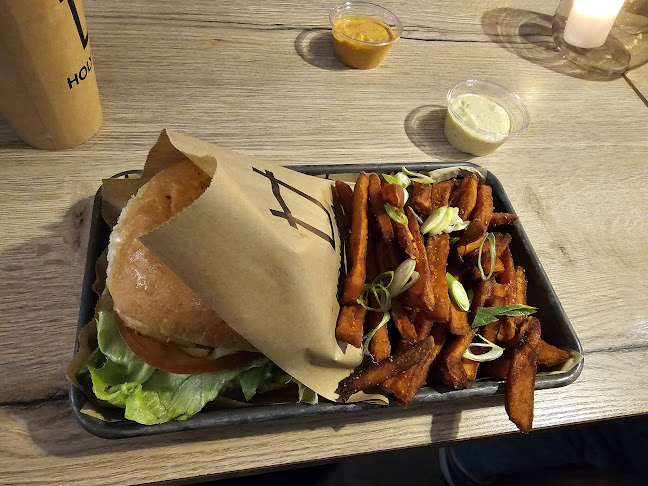 Holy Cow - Gastronomi og hotellvirksomhet