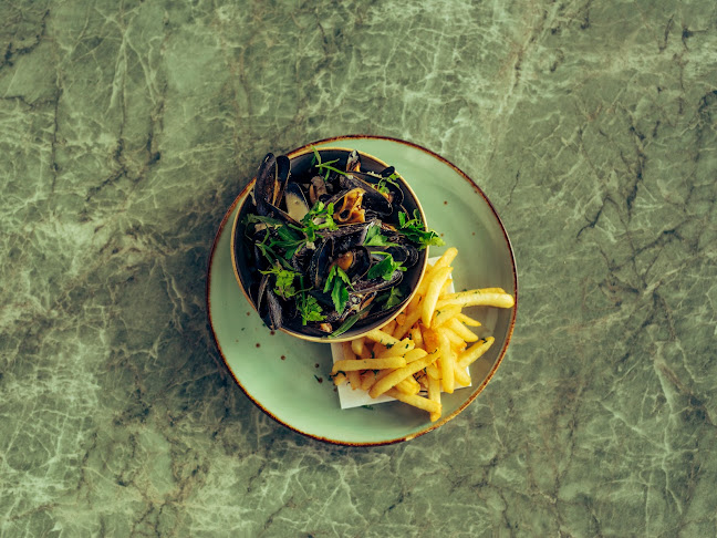 Storm Brasserie & Bar - Gastronomi og hotellvirksomhet