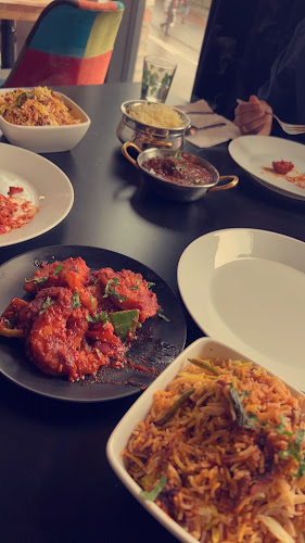 Opinii despre Made in India by Aahar(MII)- Indisk Take Away & Hjemlevering indisk restaurant i Oslo în Fetsund - Gastronomi og hotellvirksomhet