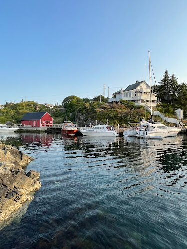 Værlandet Gjestehamn/ Kroa - Gastronomi og hotellvirksomhet