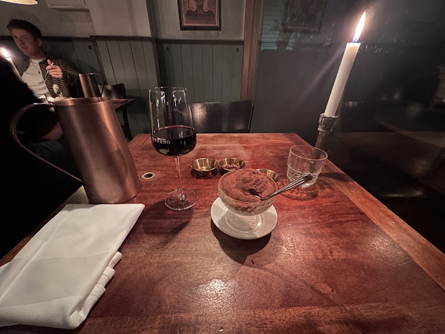 Comentarii opinii despre Casa Inferno