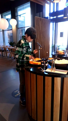 Opinii despre Sabrura Sticks & Sushi Hønefoss în Hønefoss - Gastronomi og hotellvirksomhet