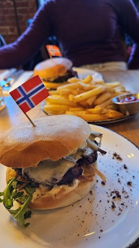 HELT VILT (Completely Wild) - Gastronomi og hotellvirksomhet