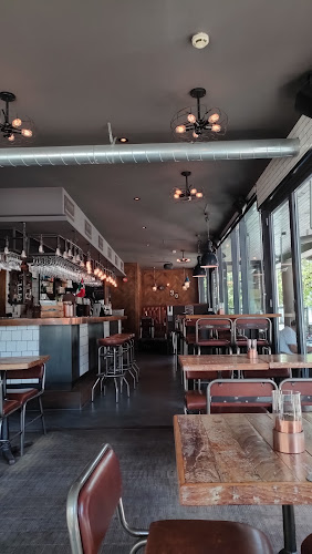 Opinii despre Fellini Birreria e Cucina în Sandvika - Gastronomi og hotellvirksomhet