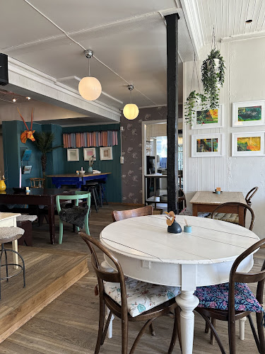 Comentarii opinii despre Henningsvær Lysstøperi og Cafe