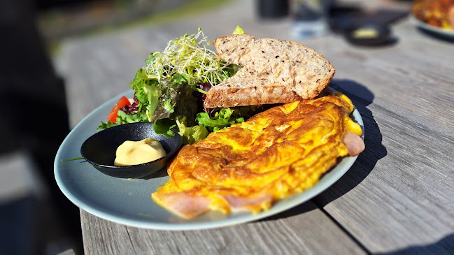 Røsslyngstua Kafé - Gastronomi og hotellvirksomhet