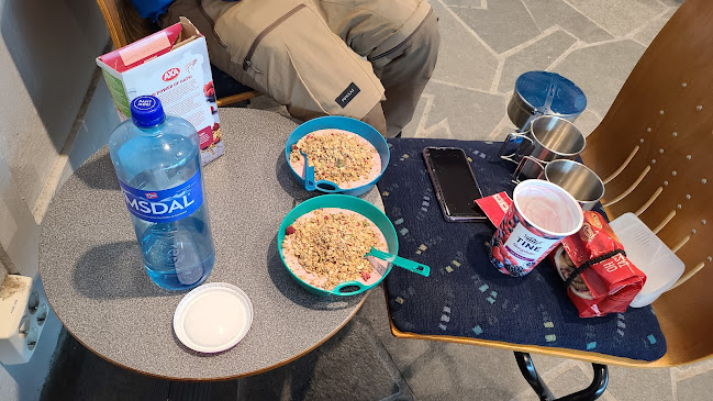 Opinii despre Hurtigrute Kiosken în Bodø - Gastronomi og hotellvirksomhet