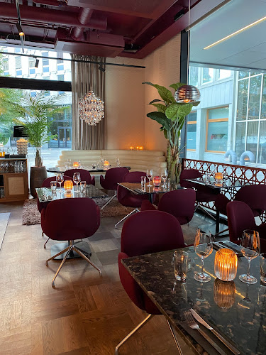 Teatro Terrasse - Gastronomi og hotellvirksomhet