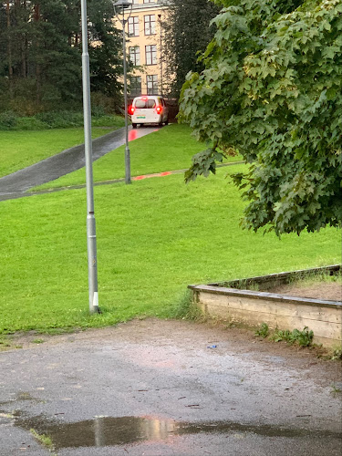 Opinii despre Torshovdalen aktivitetshus în Oslo - Gastronomi og hotellvirksomhet