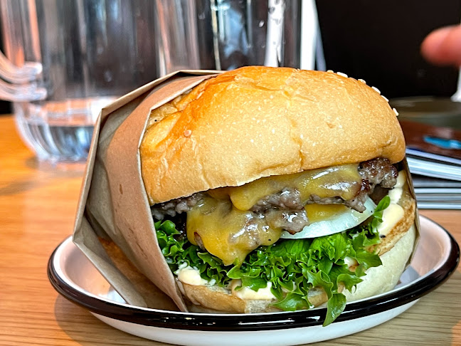 SOT bar & burger - Down Town - Gastronomi og hotellvirksomhet