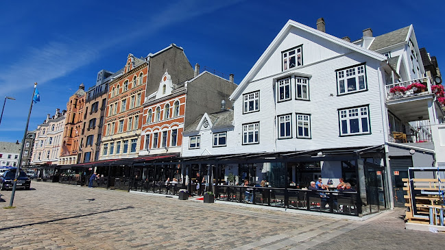 MM Café & Bar - Gastronomi og hotellvirksomhet