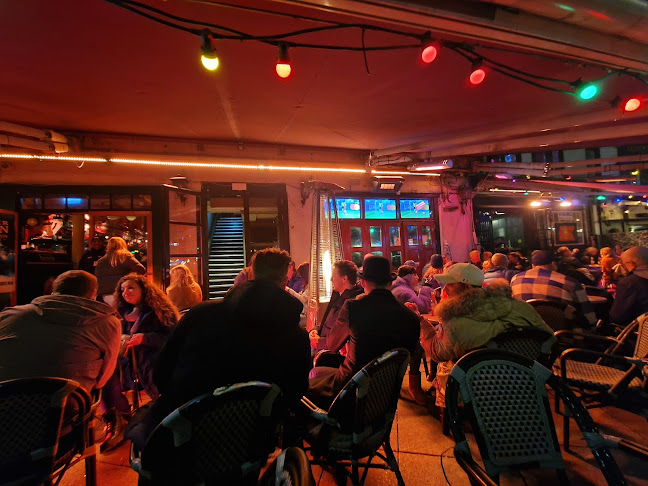 Comentarii opinii despre Beverly Hills Fun Pub