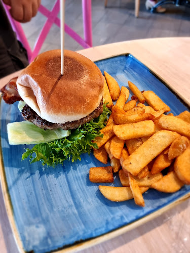 Opinii despre Basilica cafe og restaurant AS în Kirkenes - Gastronomi og hotellvirksomhet