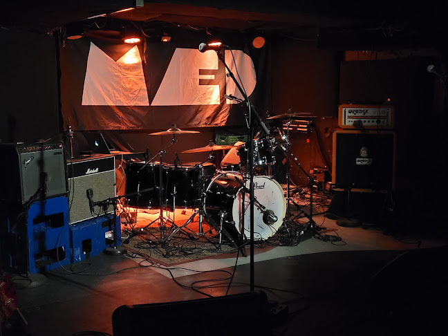 Revolver - Gastronomi og hotellvirksomhet