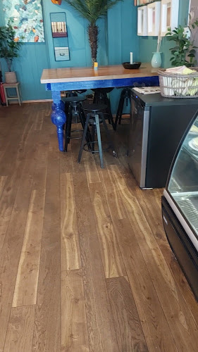 Comentarii opinii despre Henningsvær Lysstøperi og Cafe