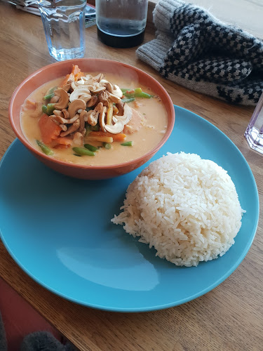 Pretthai - Gastronomi og hotellvirksomhet