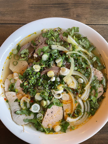 Huong Viet - Gastronomi og hotellvirksomhet