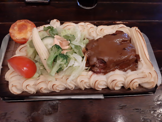 Orion Pizza og Restaurant - Gastronomi og hotellvirksomhet