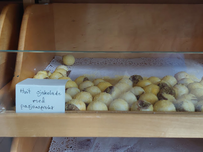 E.H. Vaage Landhandel, bageri & dampskibsexpedition - Gastronomi og hotellvirksomhet