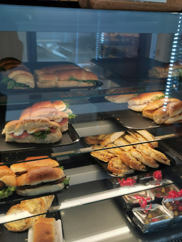 Opinii despre Salhusvegen Hjemmebakeri & Koisk în Haugesund - Gastronomi og hotellvirksomhet