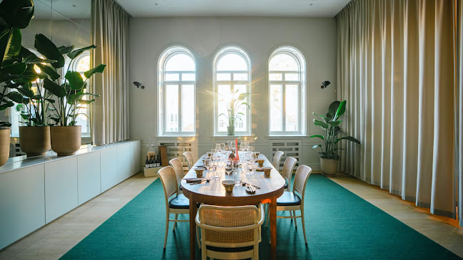 Bare Restaurant & Bar På Bergen Børs Hotel - Gastronomi og hotellvirksomhet