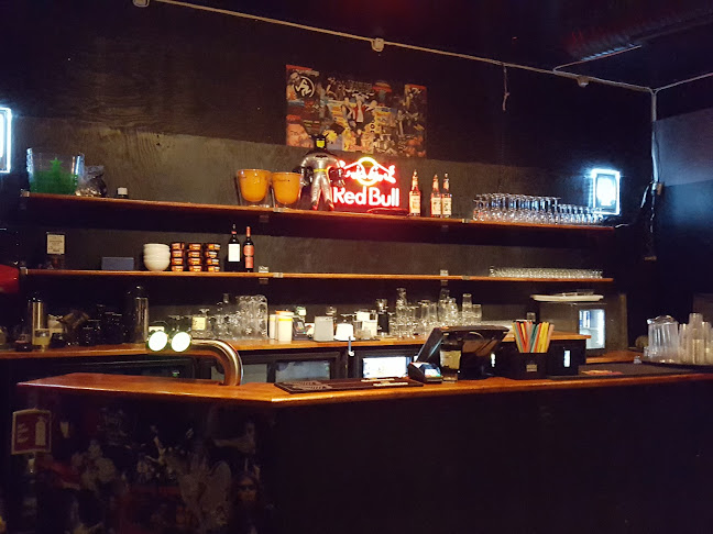 Comentarii opinii despre Inside Live & Rock cafe